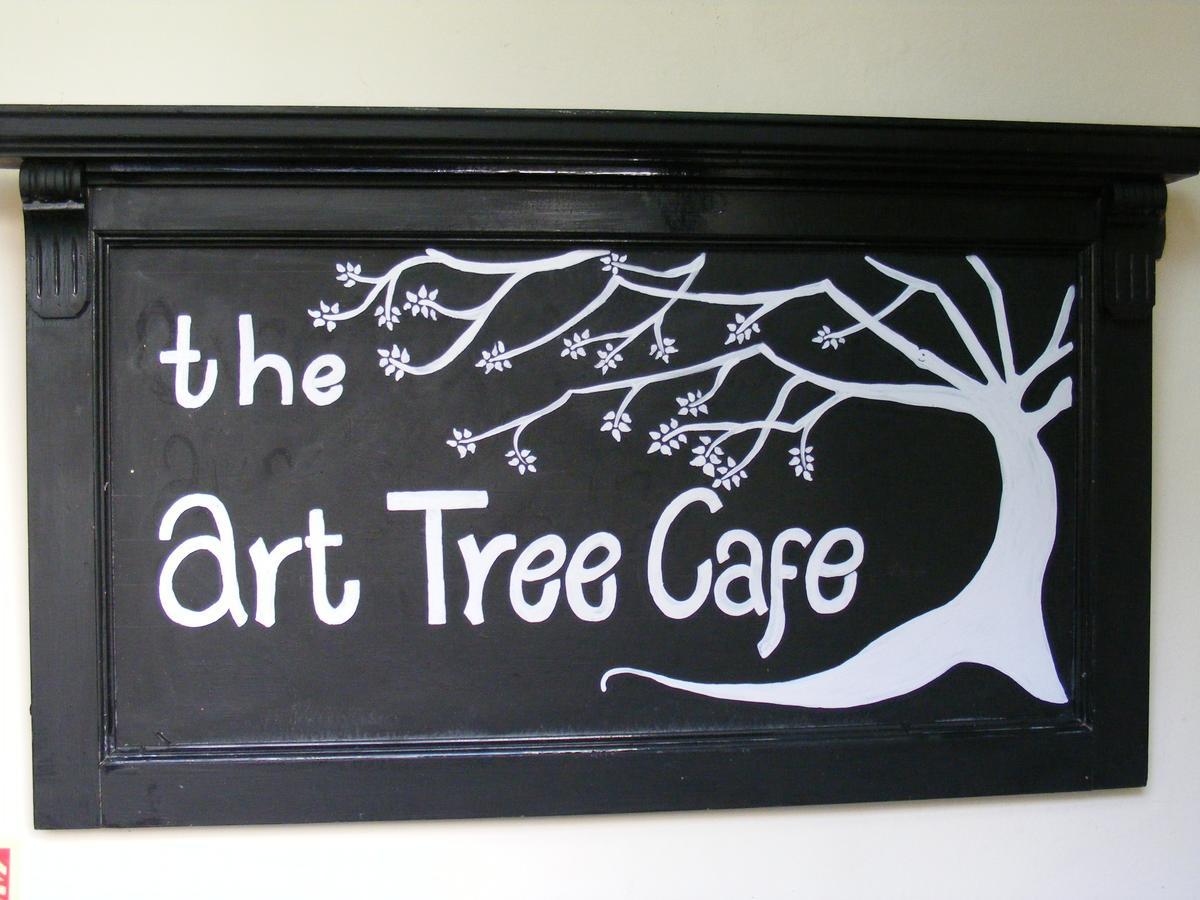 The Tree Inn 뷰드 외부 사진